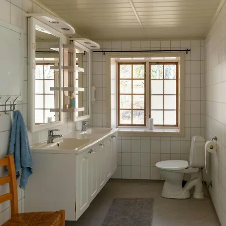 Charming 18th-century Farm By A Nature Reserve Feriehus Storneve